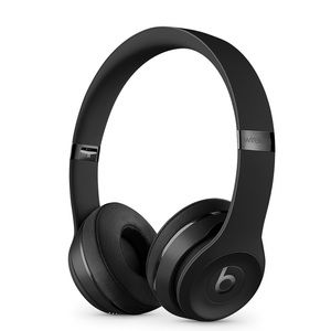 Beatssolo3 wireless 40HR battery life earphones.